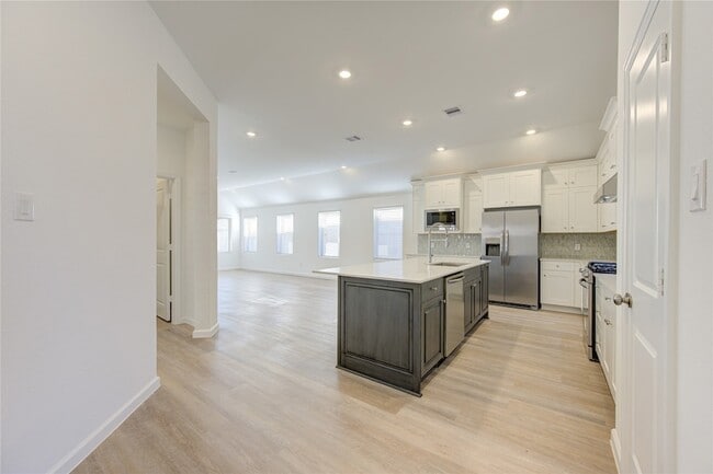 Building Photo - 30347 Tall Fescue Dr