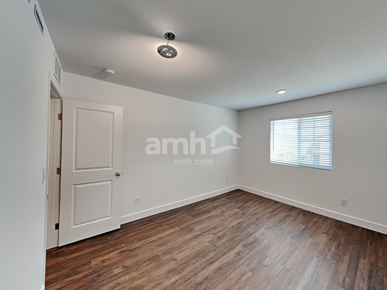 Building Photo - 8938 Tiger Tooth Ave