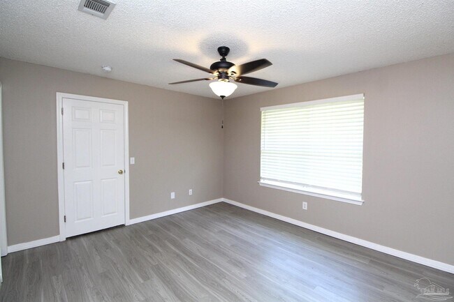 Building Photo - 6923 Cedar Ridge Cir