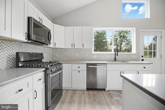 Building Photo - 8334 Herbert Ave