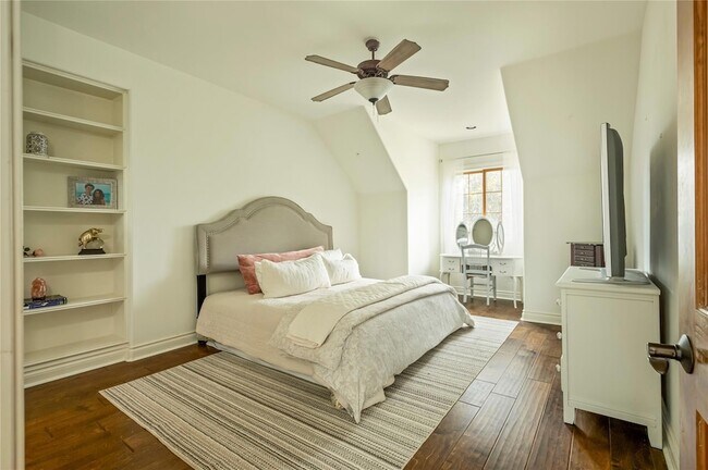 Building Photo - 571 Polo Club Dr