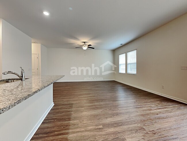 Building Photo - 119 Orion Way