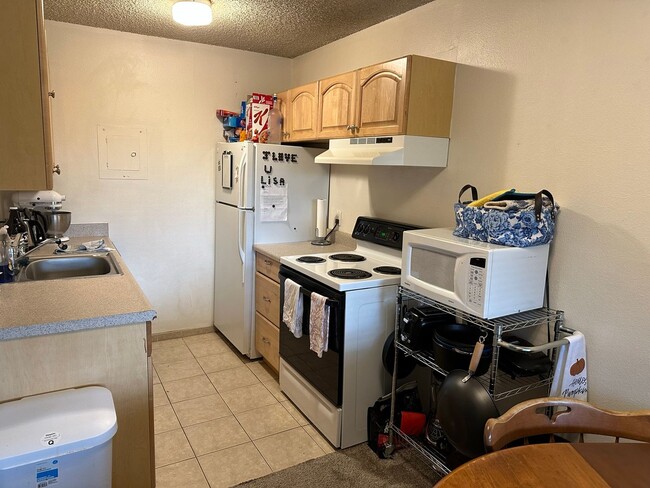 Building Photo - Top Floor Condo with View of the Flatirons and the Pool