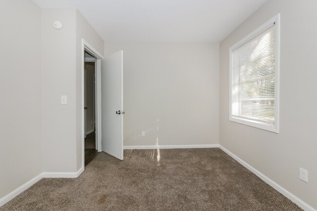 Building Photo - 2332 Watkins Dr