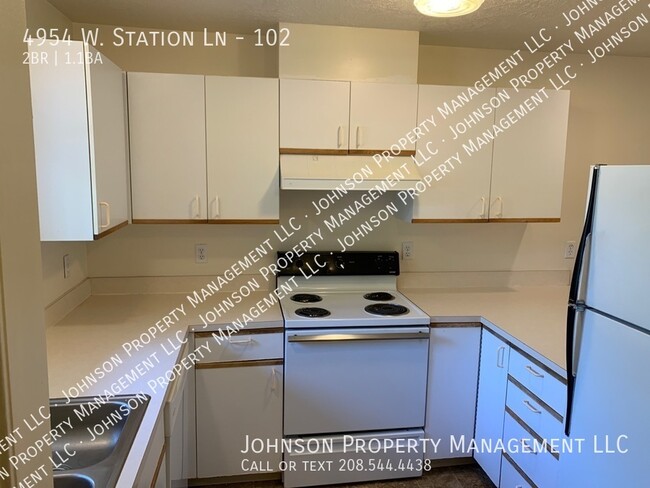 Building Photo - 4954 W Station Ln