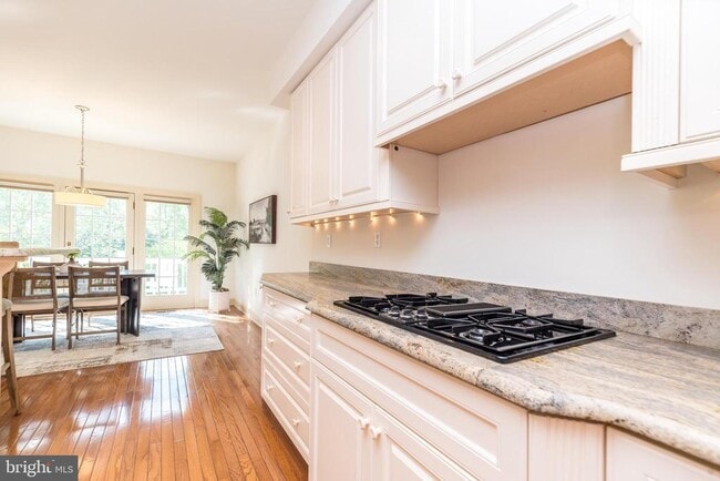 Building Photo - 5812 Hickory Hollow Ln