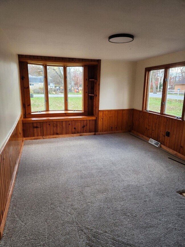 Building Photo - 5374 S State Rd 10