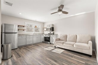 Building Photo - 341 Main St