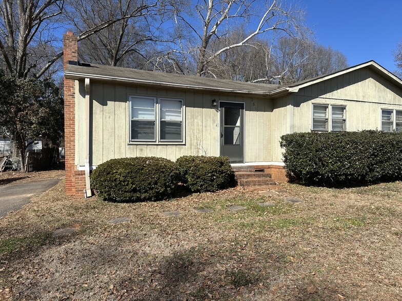 Street View - 261 Belcher Rd