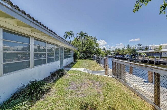 Building Photo - 2041 Coral Reef Dr