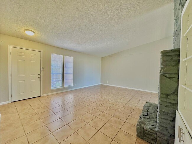 Building Photo - 12310 Willow Wild Dr