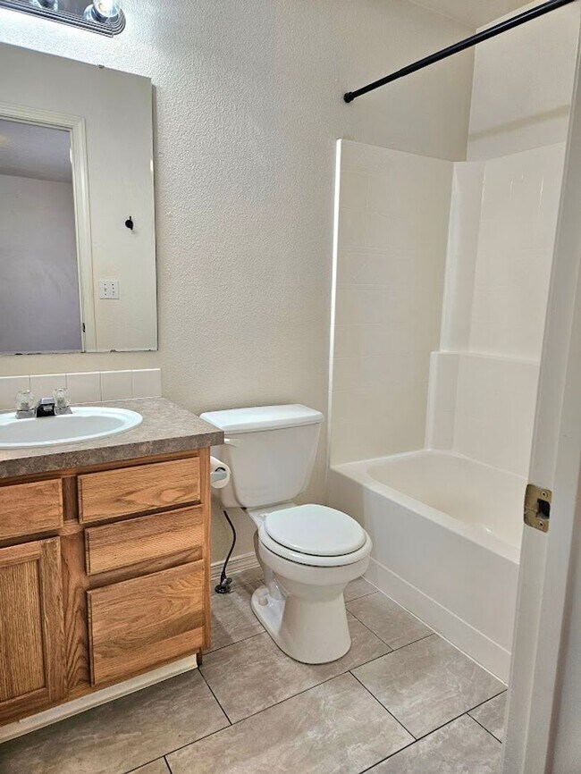 Building Photo - Single level 4 bedroom 2 bath Boise home.