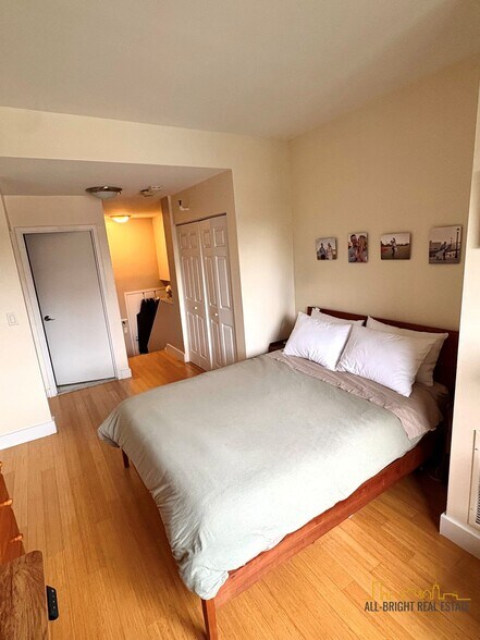 Building Photo - 42 Eighth St. Unit 2304