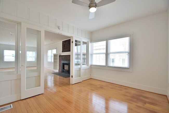 Building Photo - 1732
