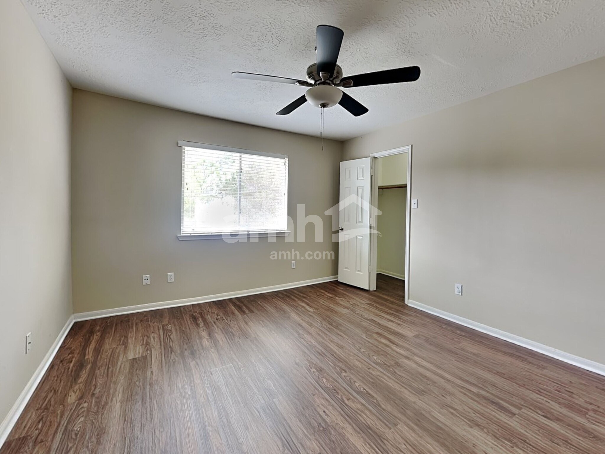 Building Photo - 3631 Windmoor Dr