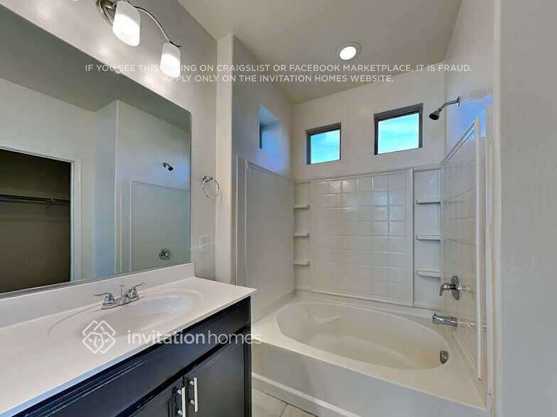 Building Photo - 19738 W Monroe St