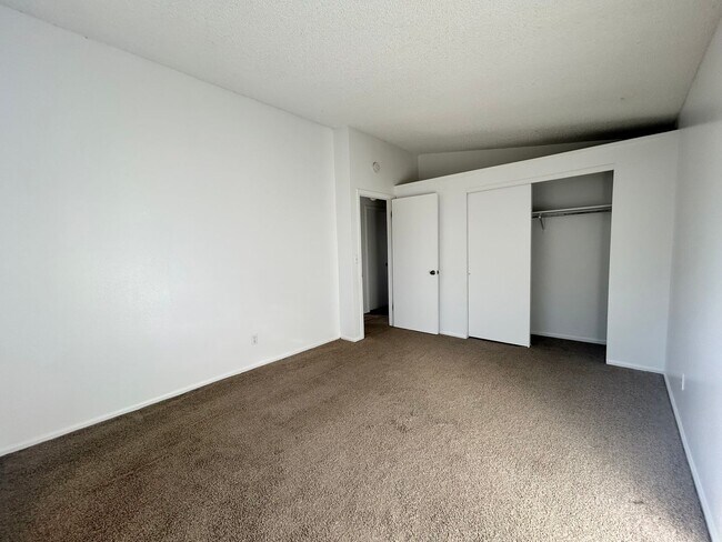 Building Photo - Completely Remodeled Home for Rent in Northwest Longmont