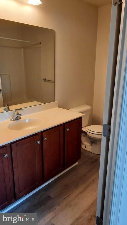 Building Photo - 712 Admiral's Quay Dr