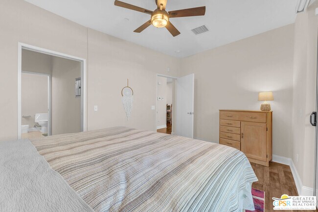 Building Photo - 3657 Quiet Side St