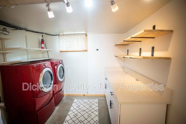 Building Photo - 1060 Whitaker Dr