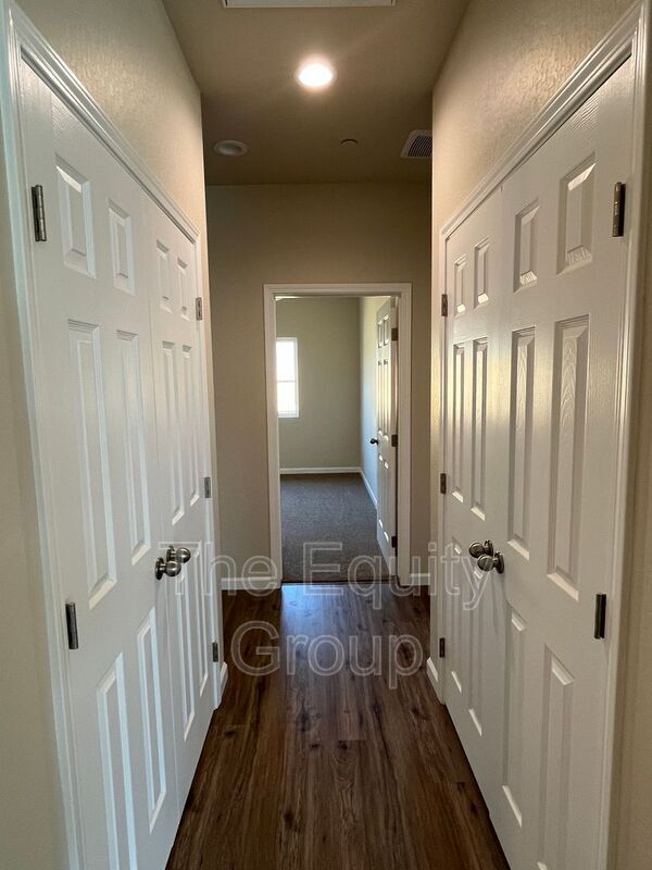 Building Photo - 3614 S County Center Dr