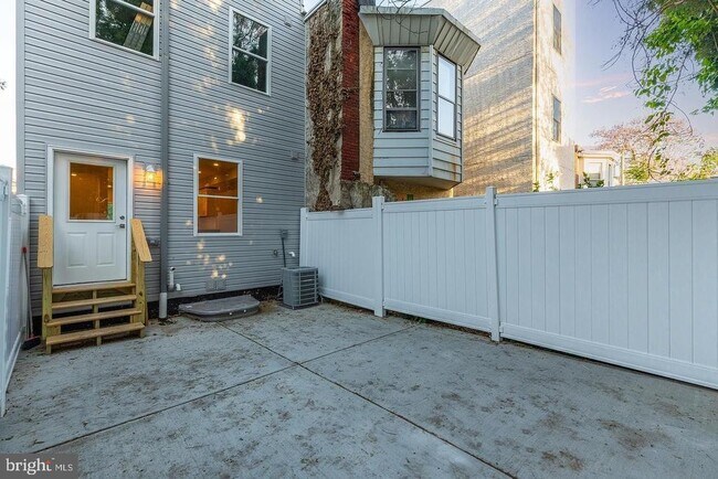 Building Photo - 2040 N 19th St