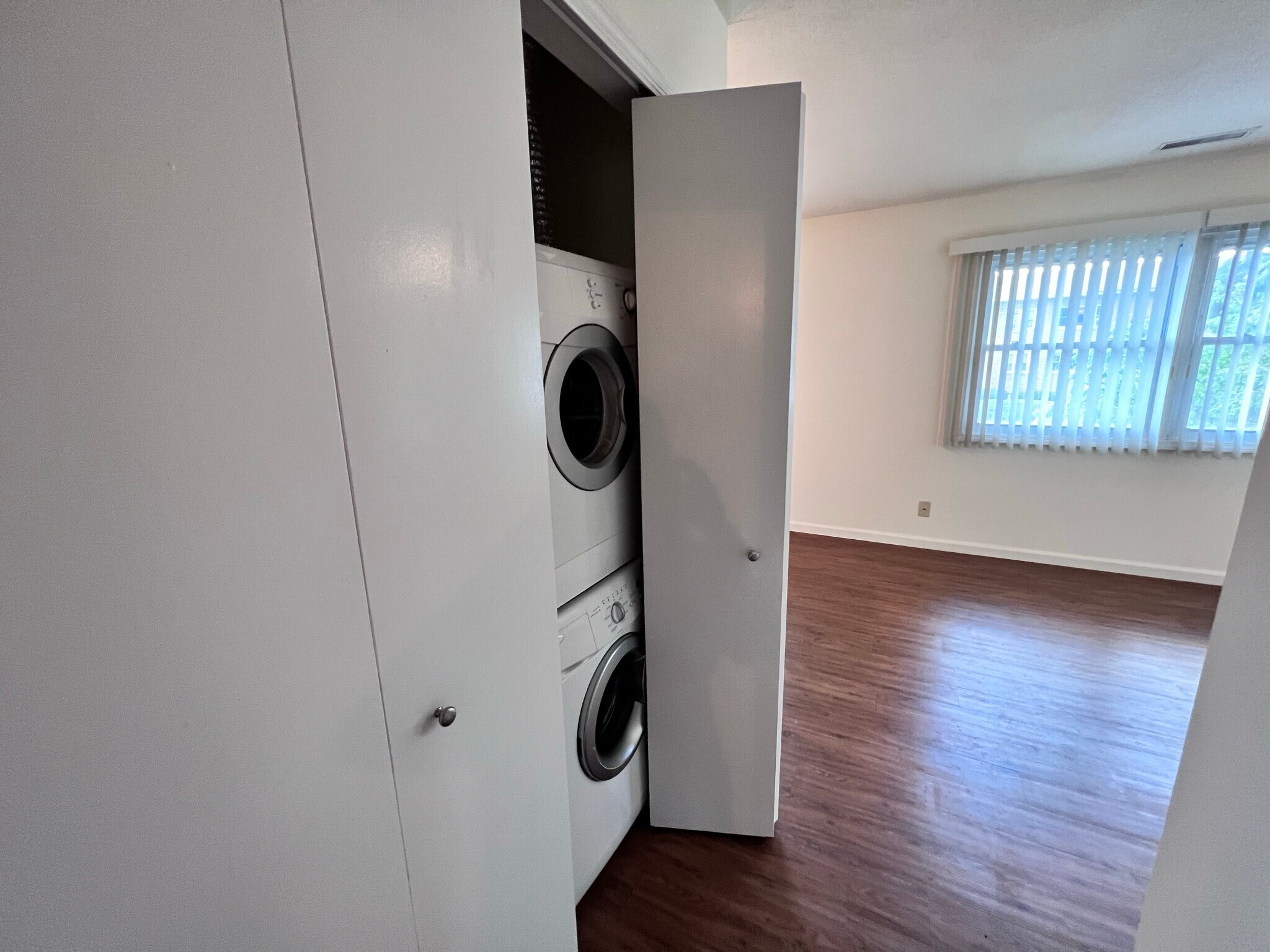 Building Photo - 316 Cedar St