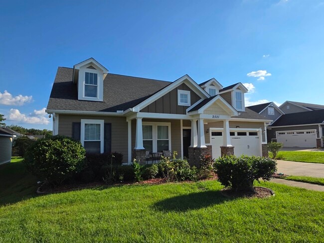 Building Photo - 2521 Lantana Ln