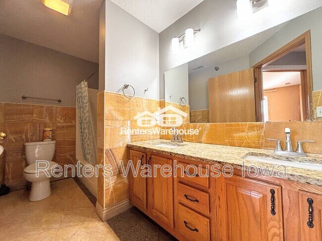 Building Photo - 10151 Sutton Pl