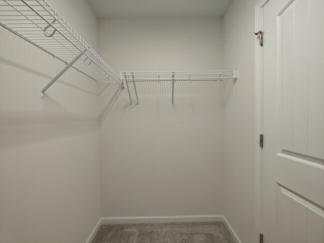 Building Photo - 756 Creekway Dr