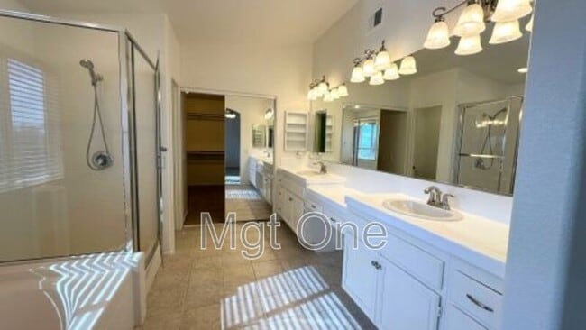 Building Photo - 20823 Westbury Rd