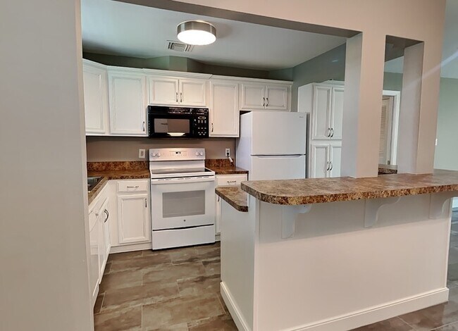 Building Photo - 1500 Gay Rd