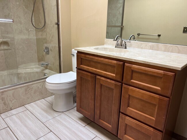 Building Photo - 3511 E Cinnamon Pl