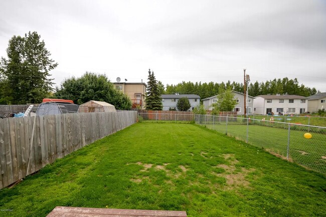 Building Photo - Little Dipper Avenue