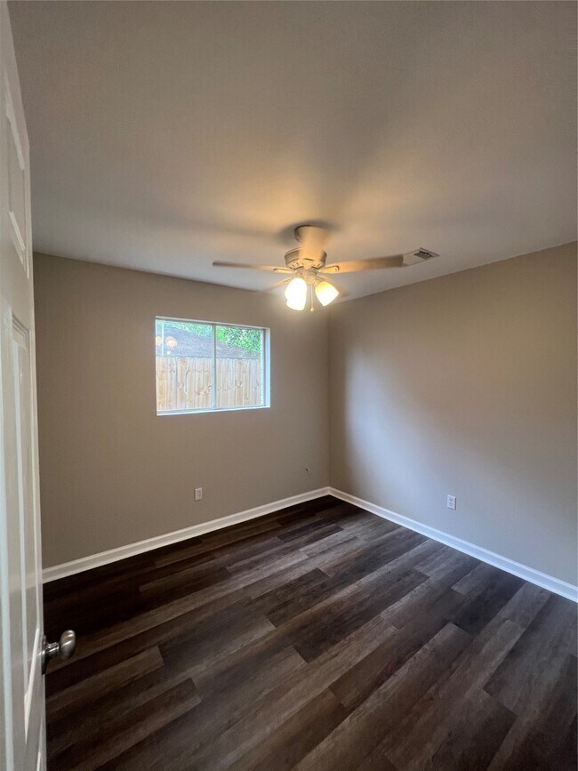 Building Photo - 4003 Brownstone Ln