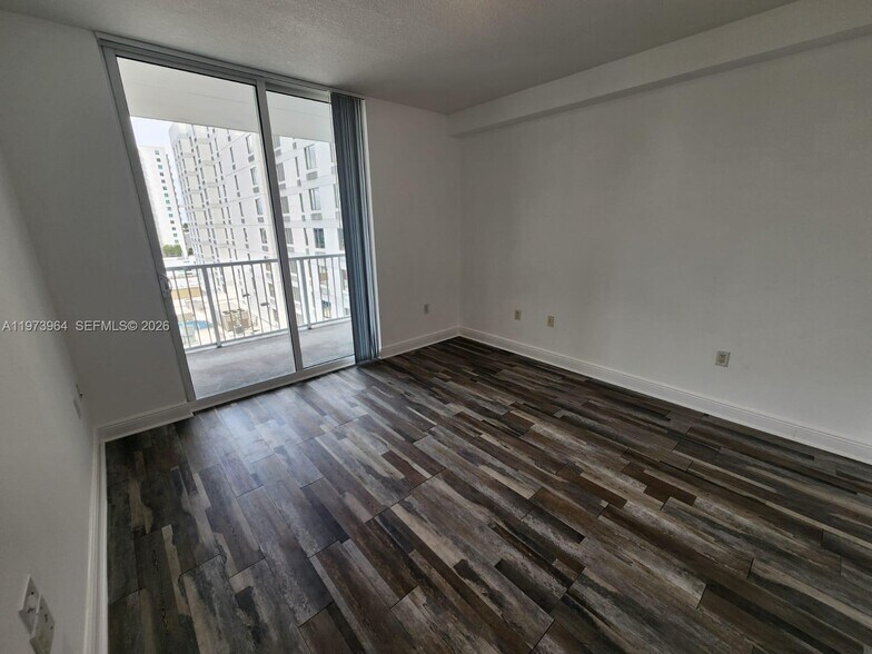Building Photo - 1250 S Miami Ave