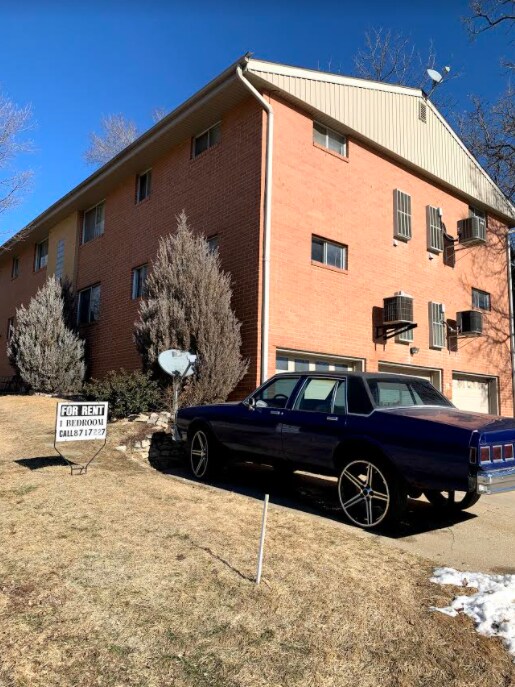 Building - 4620 Wakeley St