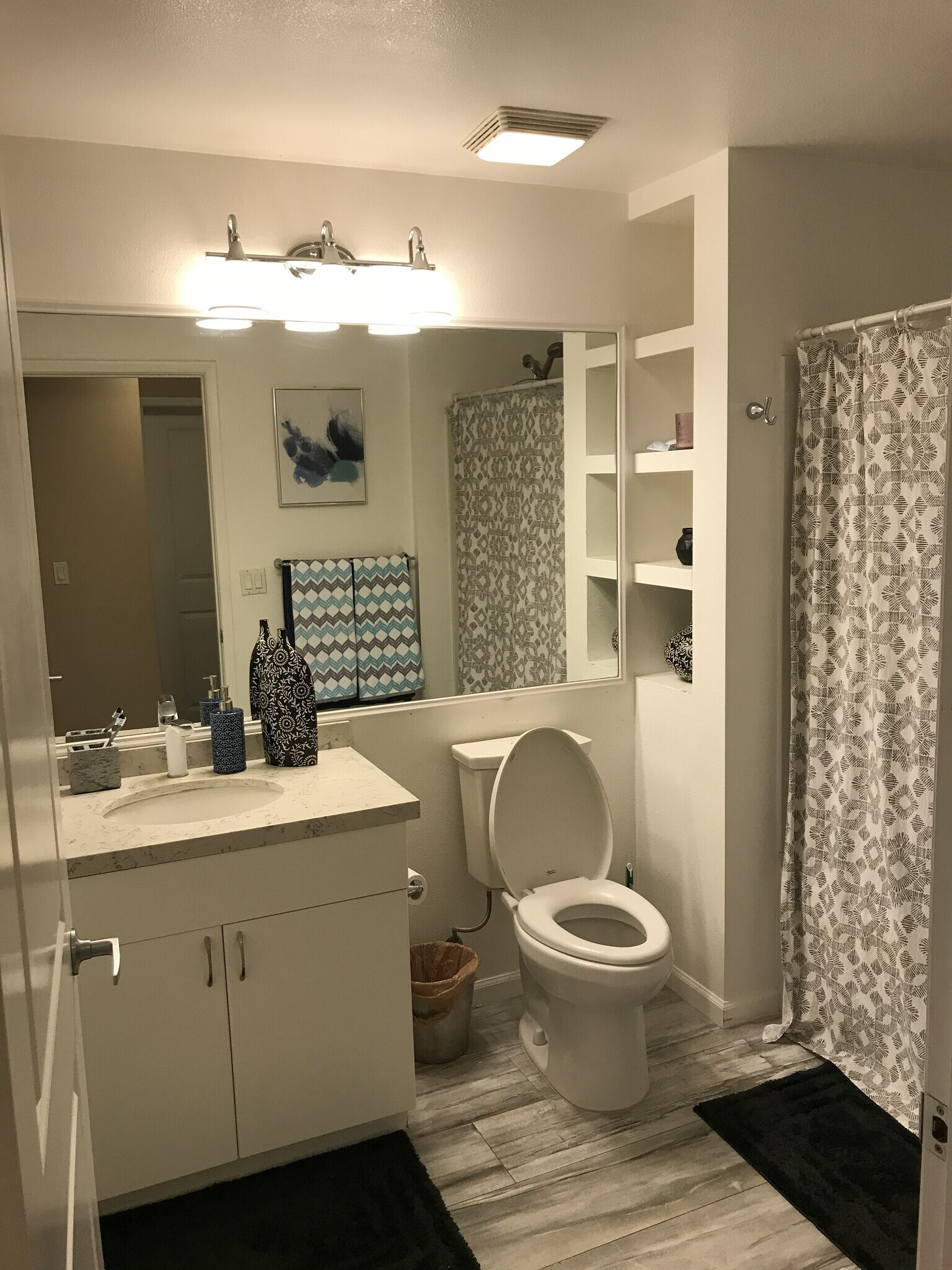 Guest Bath - 1801 E Katella Ave