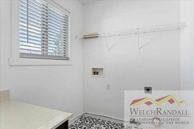 Building Photo - Beautiful Single-Family Home in Kaysville