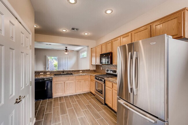 Building Photo - Updated 2 Bedroom in Sun City Anthem