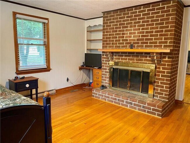 Building Photo - 10102 White Oak Rd, Ford, VA 23850, USA