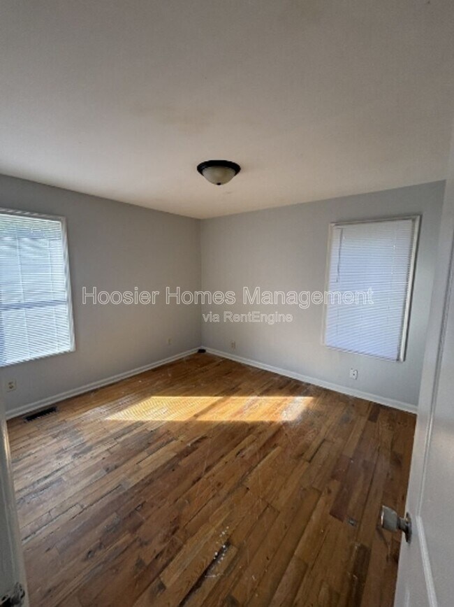 Building Photo - 1902 E 35th St