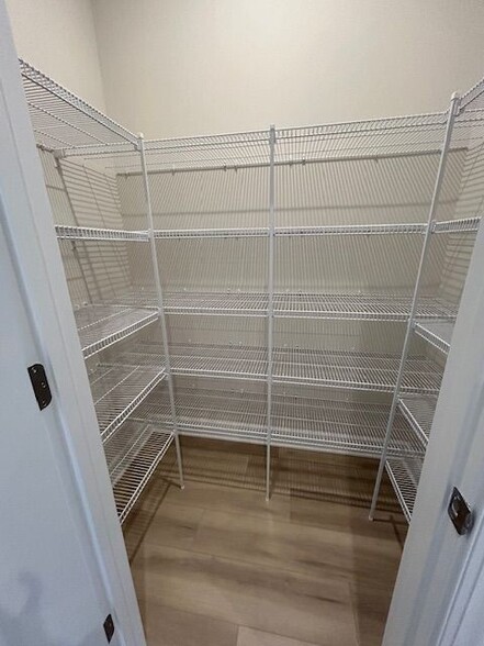 Building Photo - 3503 Carnaby St