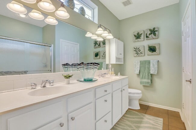 Building Photo - Charming 2-Bedroom, Plus Den Home with 2 Full Bathrooms in Sun City- Must See!