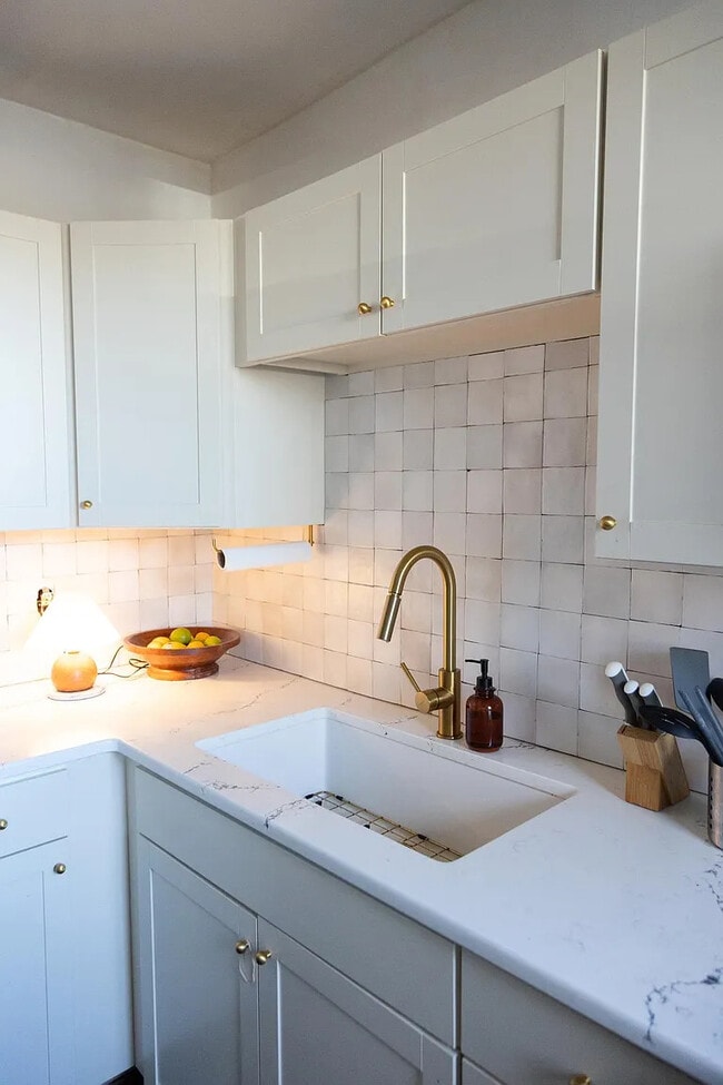 Building Photo - 1810 Idlewood Ave