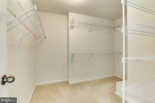 Building Photo - 45770 Winding Branch Terrace