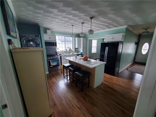 Building Photo - 75 Naples Ave