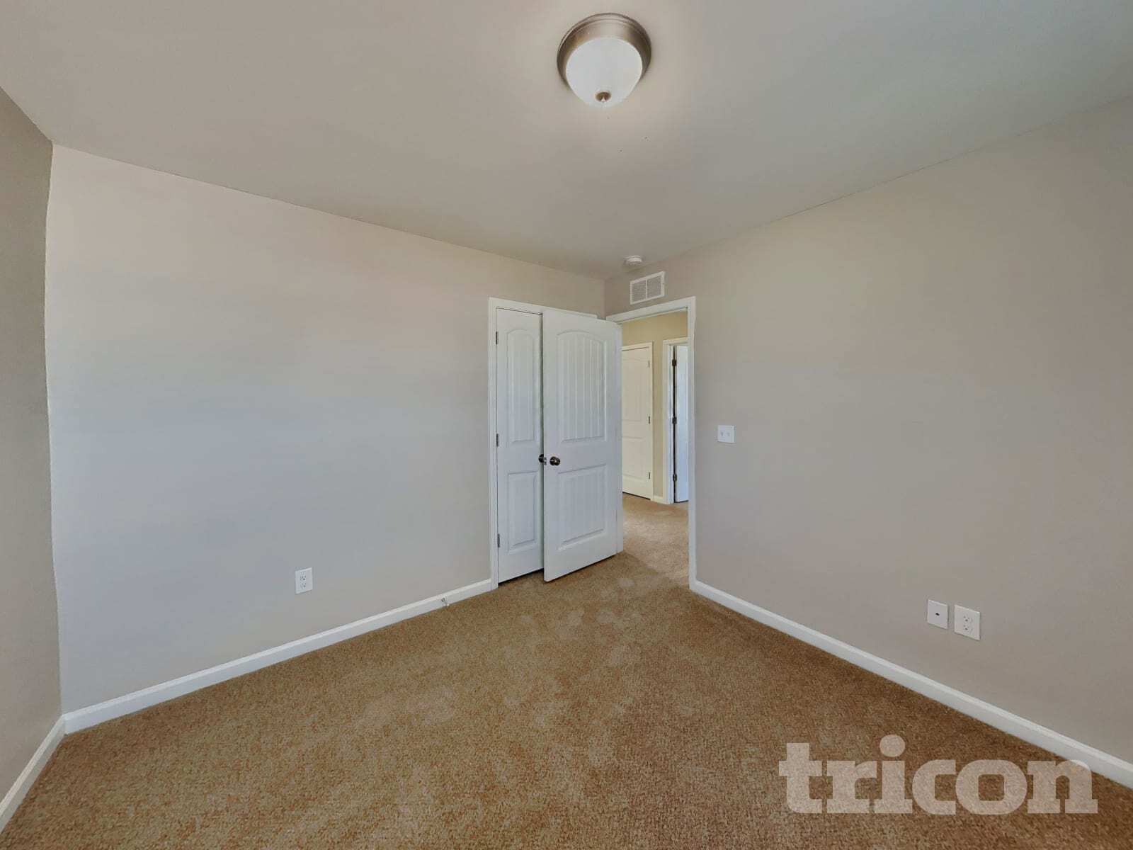 Building Photo - 978 Lakemont Dr