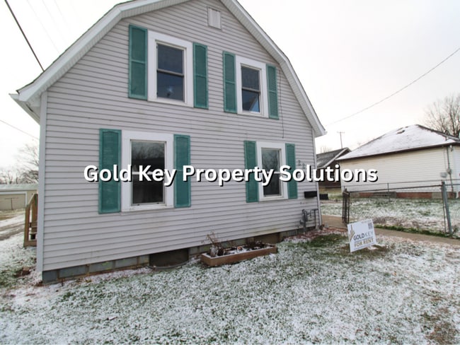 Building Photo - Adorable 3 BR 2 FULL BA House with Fenced Yard and Central Air (SECTION 8 APPROVED)