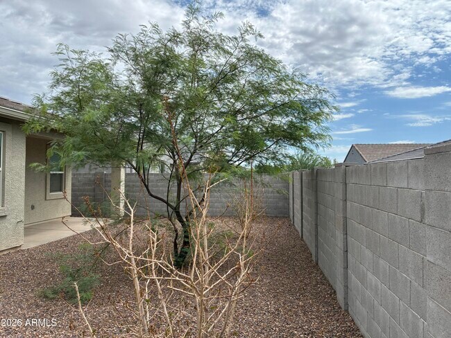 Building Photo - 18357 W Artemisa Ave